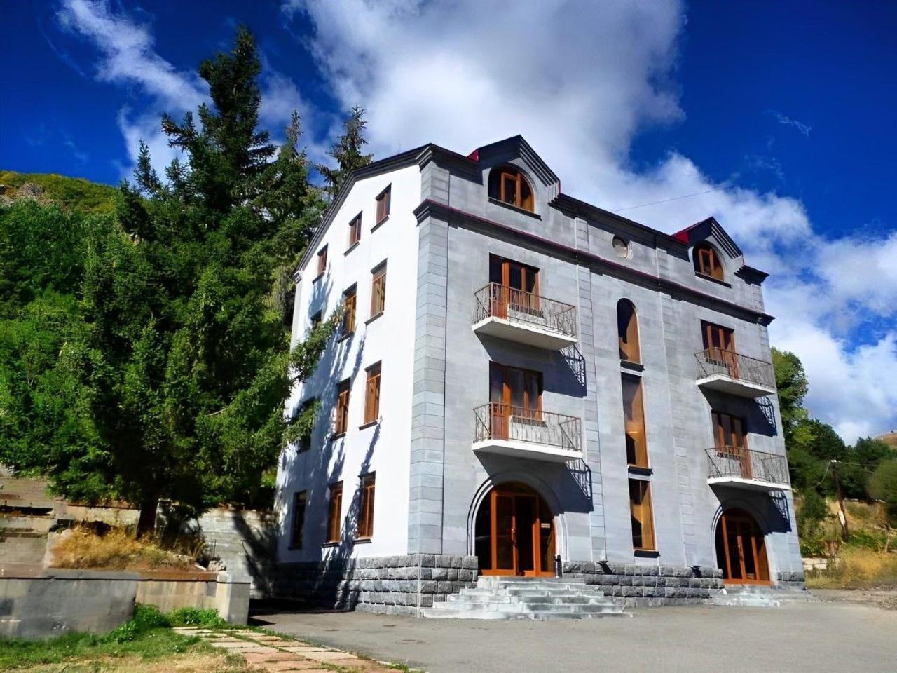 Jermuk Villa Imperial ภายนอก รูปภาพ