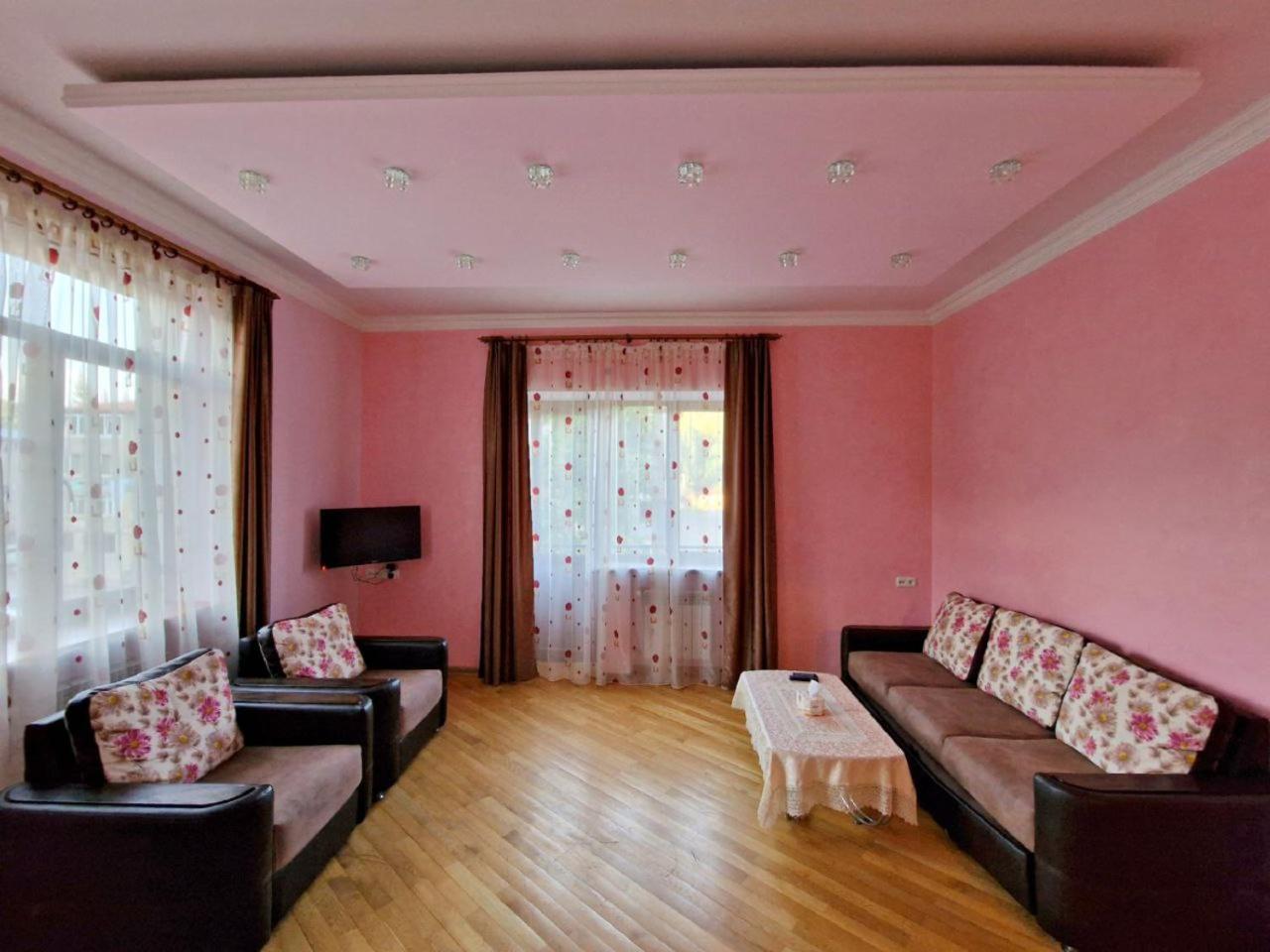 Jermuk Villa Imperial ภายนอก รูปภาพ