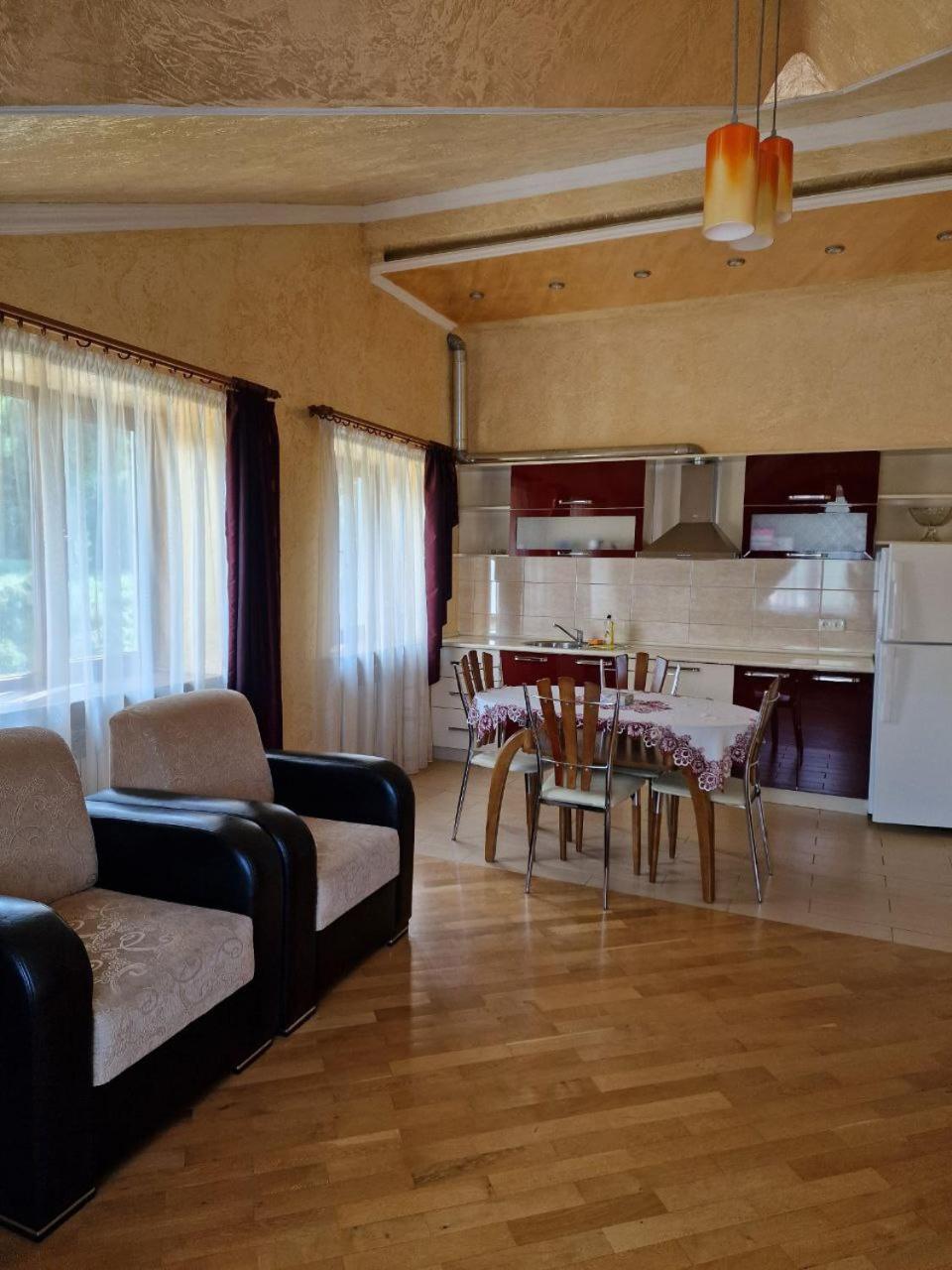 Jermuk Villa Imperial ภายนอก รูปภาพ
